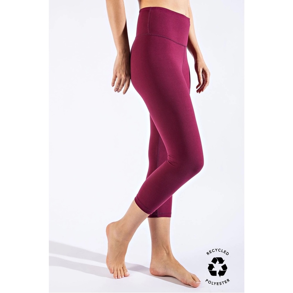 Rae Mode Buttery Soft Capri Leggings | Burgundy | Size Medium | NWOT